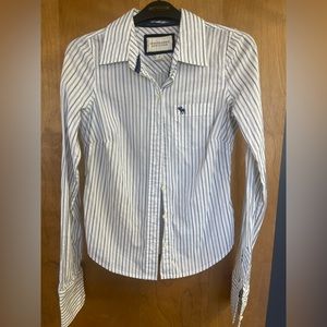 Abercrombie & Fitch Striped Fitted Blouse